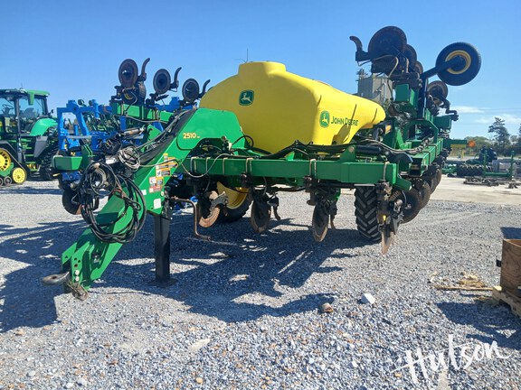 Photo of 2018 John Deere 2510L