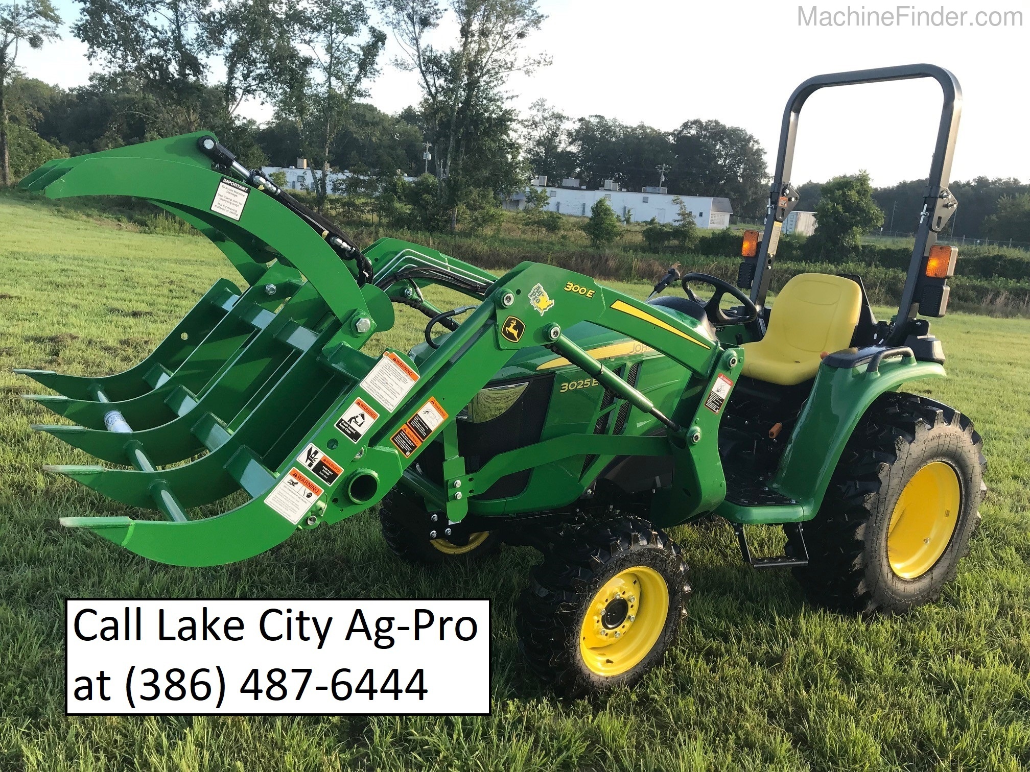 2020 John Deere 3025E Image 5