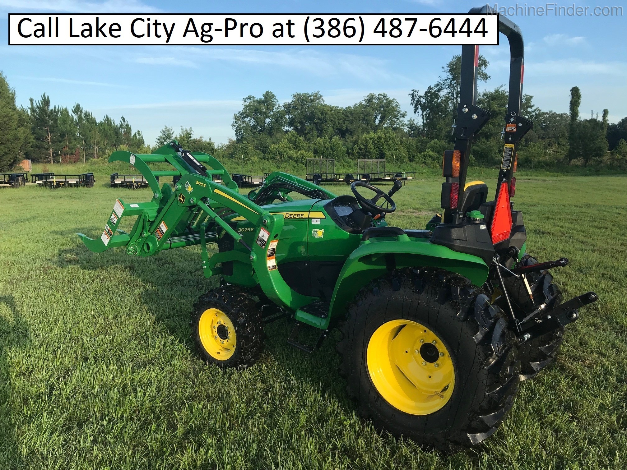 2020 John Deere 3025E Image 4