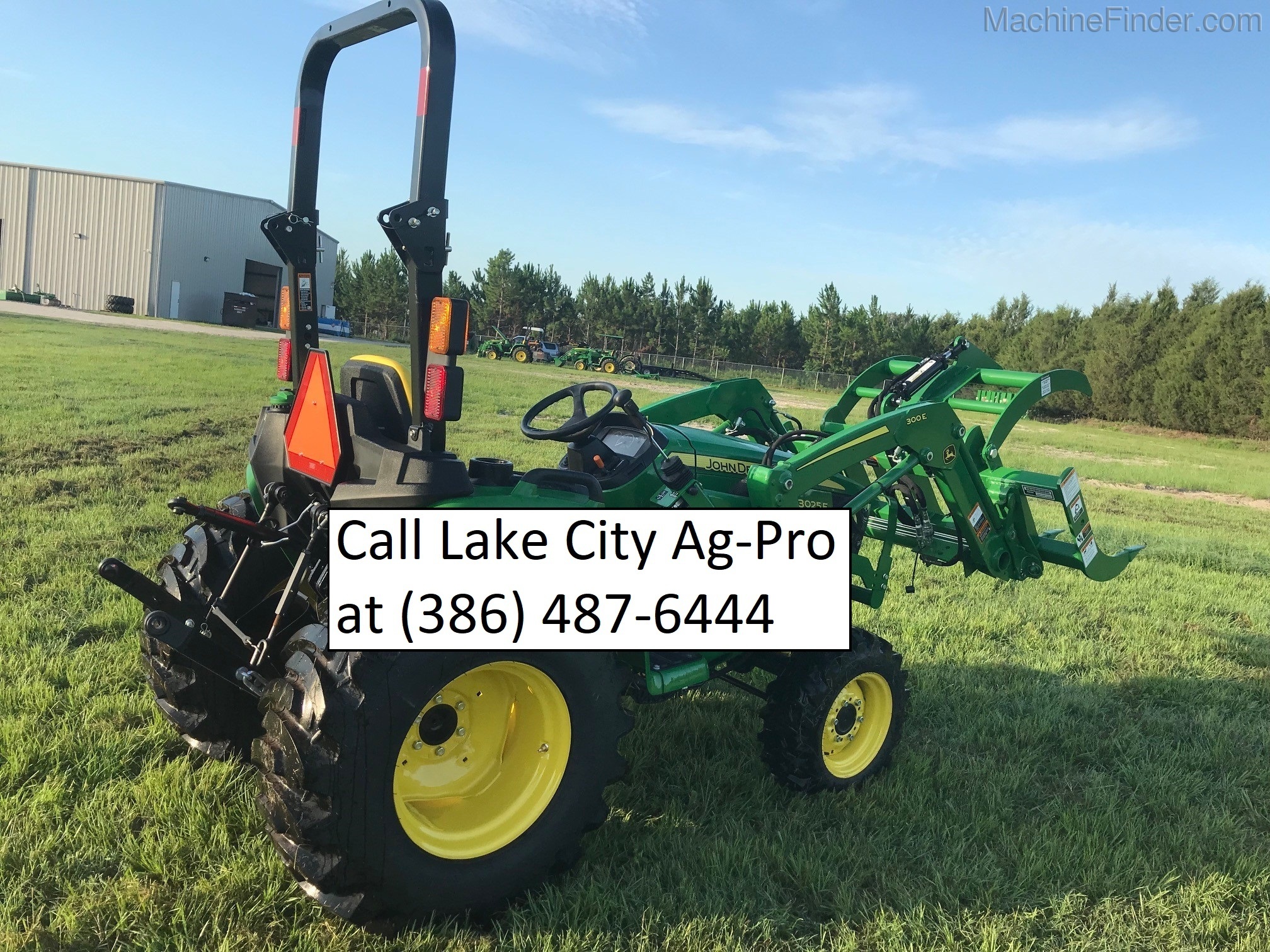 2020 John Deere 3025E Image 2