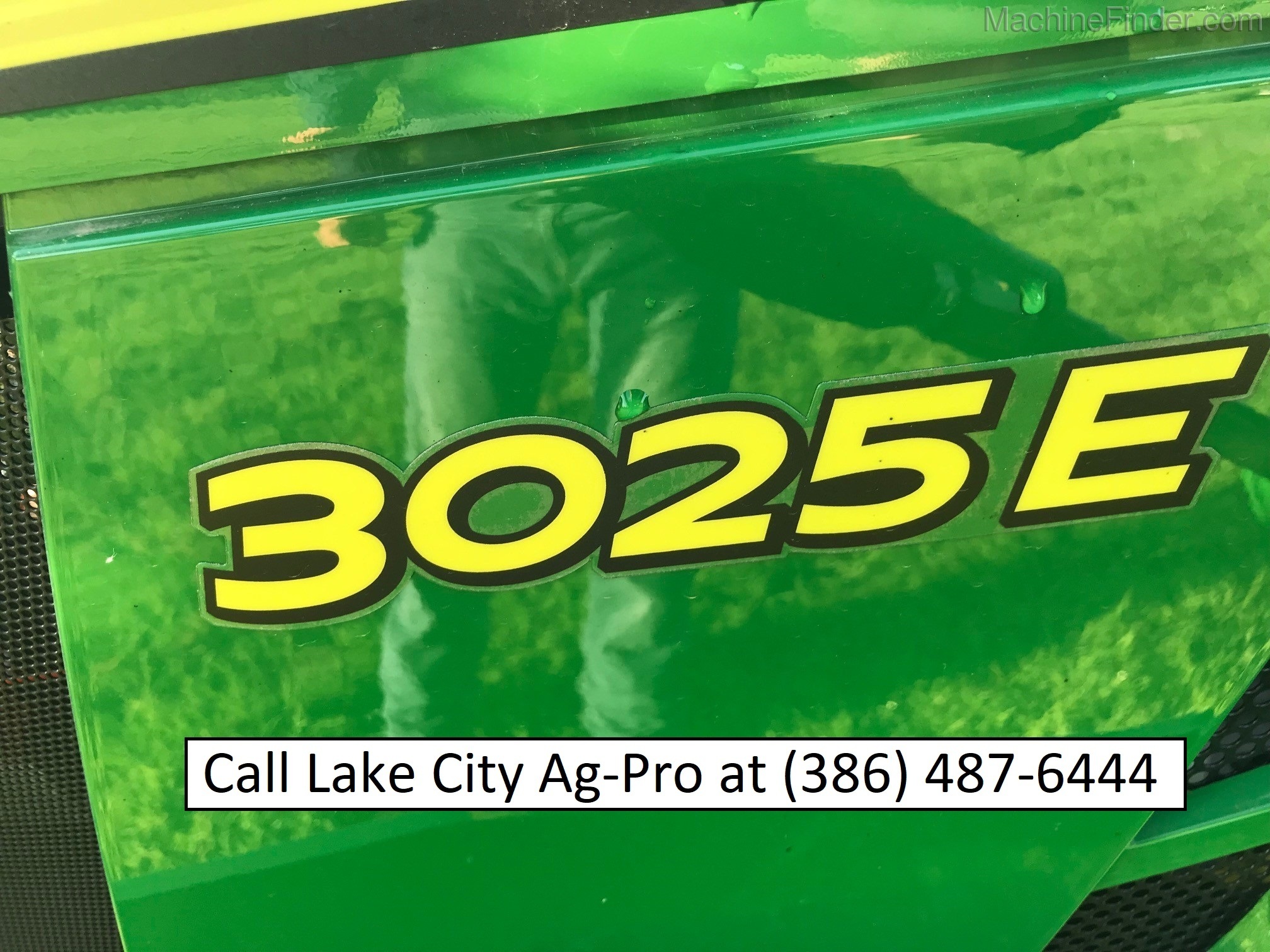 2020 John Deere 3025E Image 7