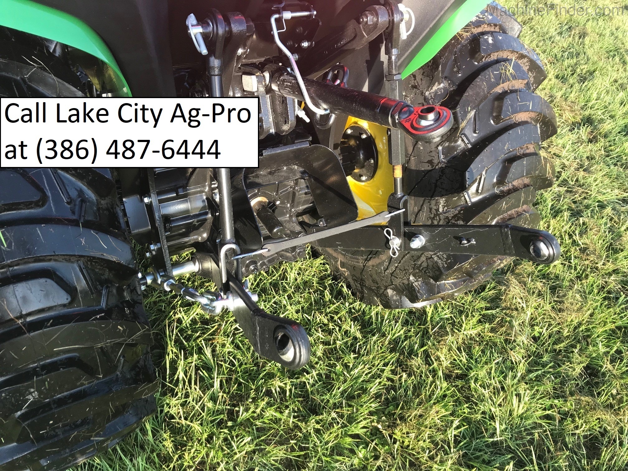 2020 John Deere 3025E Image 10