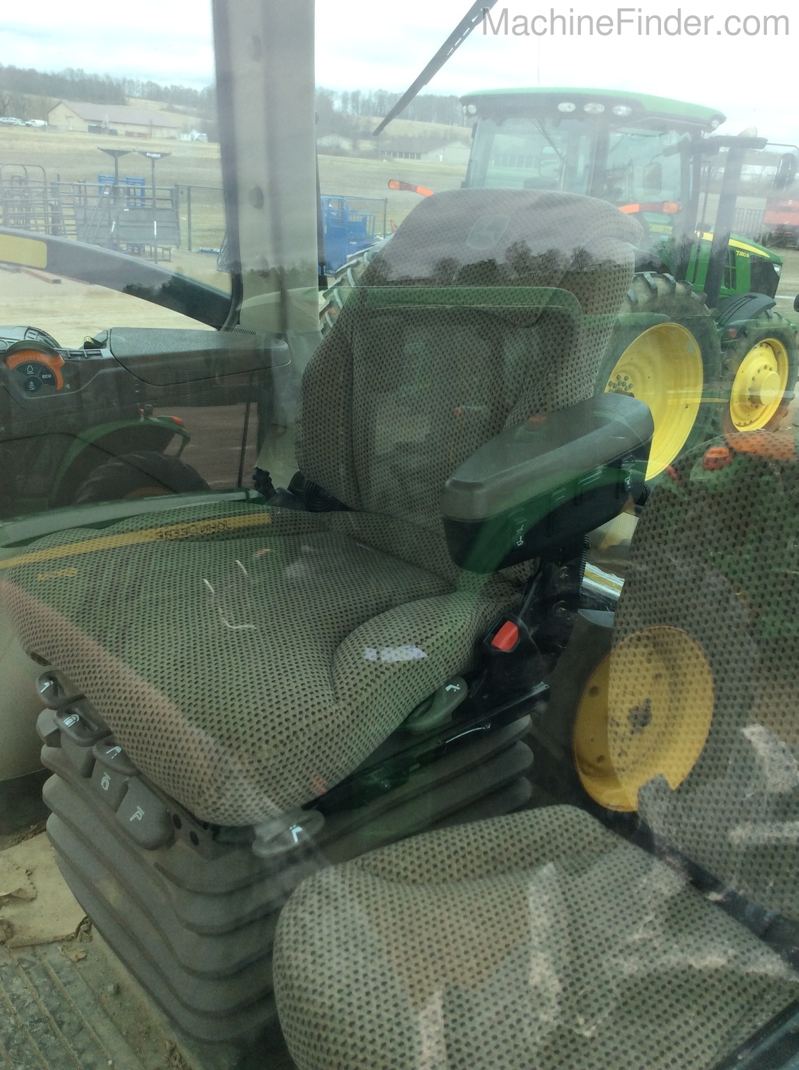 2017 John Deere 8295R Image 11