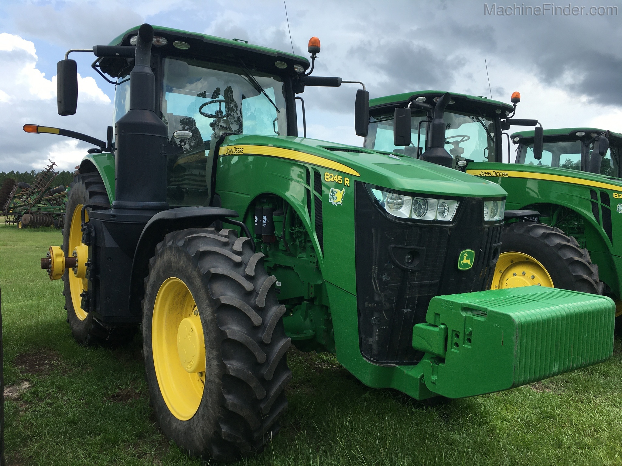 2017 John Deere 8245R Image 1