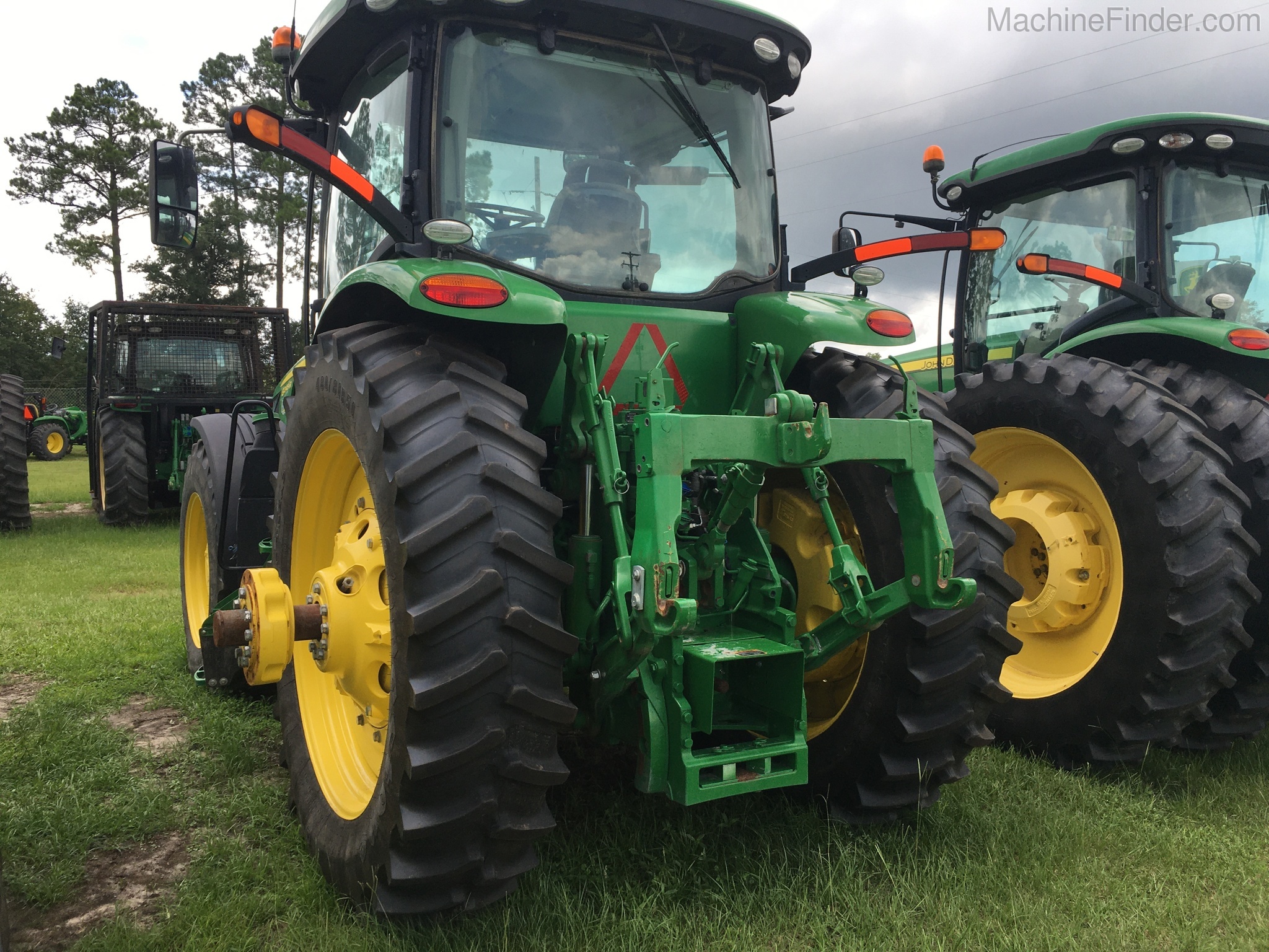 2017 John Deere 8245R Image 3