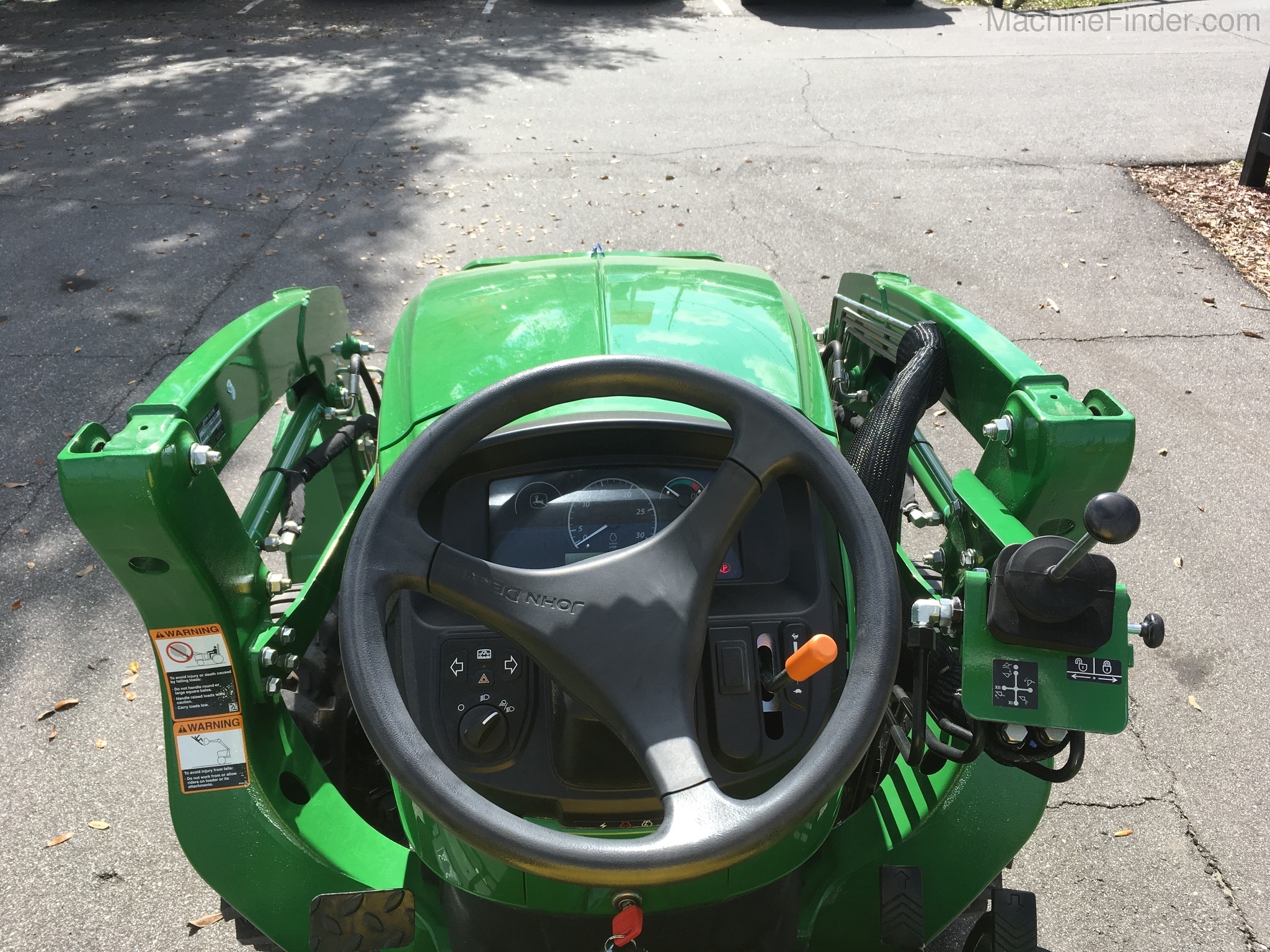 2020 John Deere 3025E Image 5