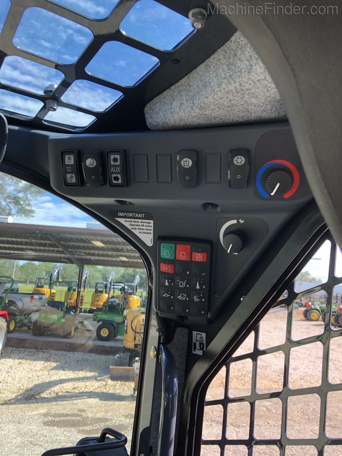 2020 John Deere 331G Image 11