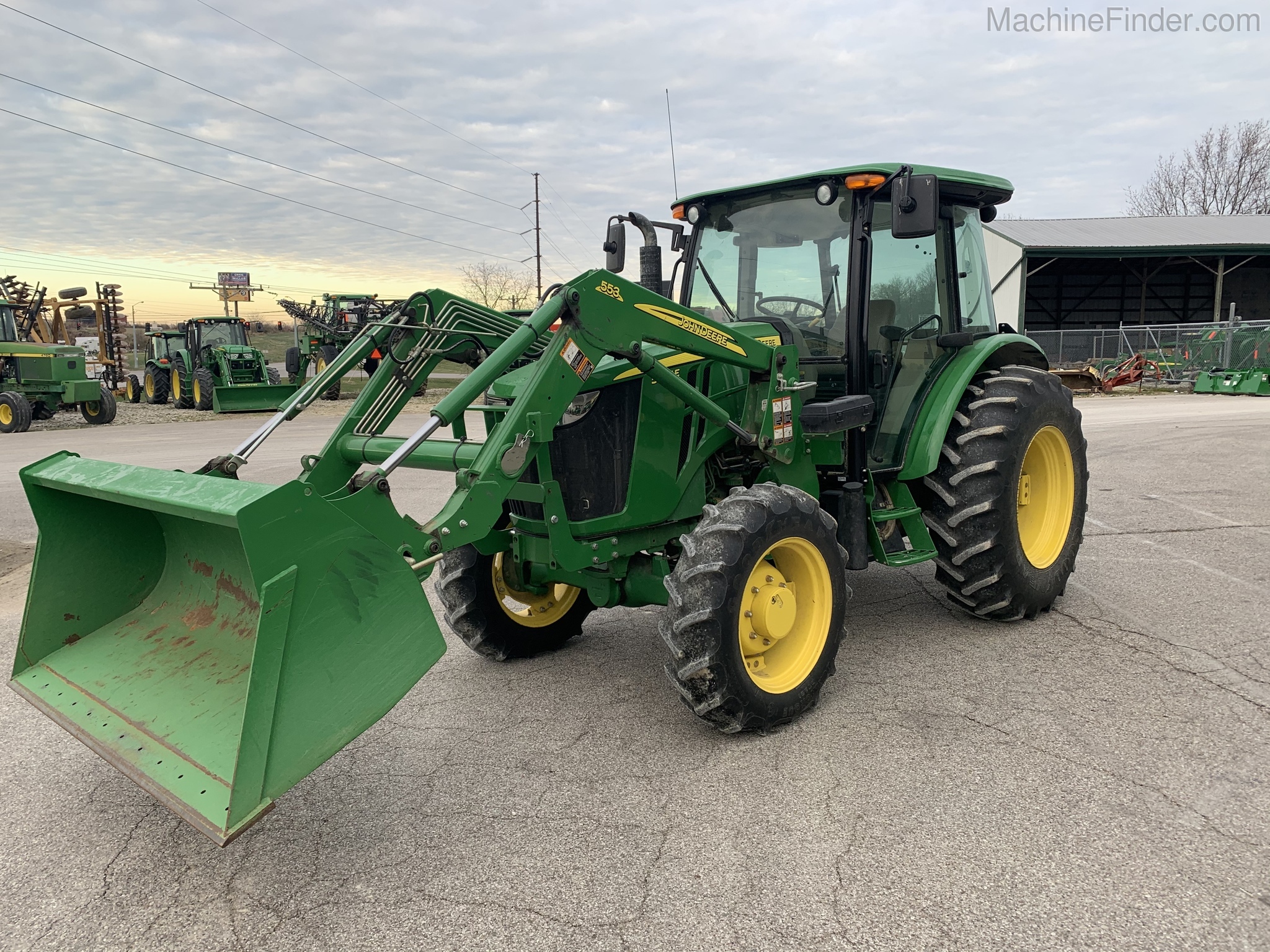 2014 John Deere 5085E Image 2