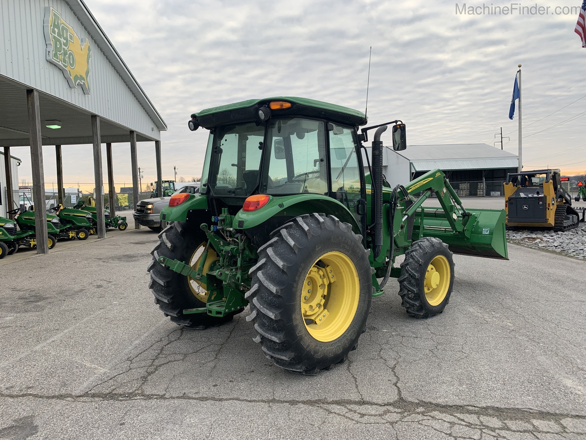 2014 John Deere 5085E Image 6