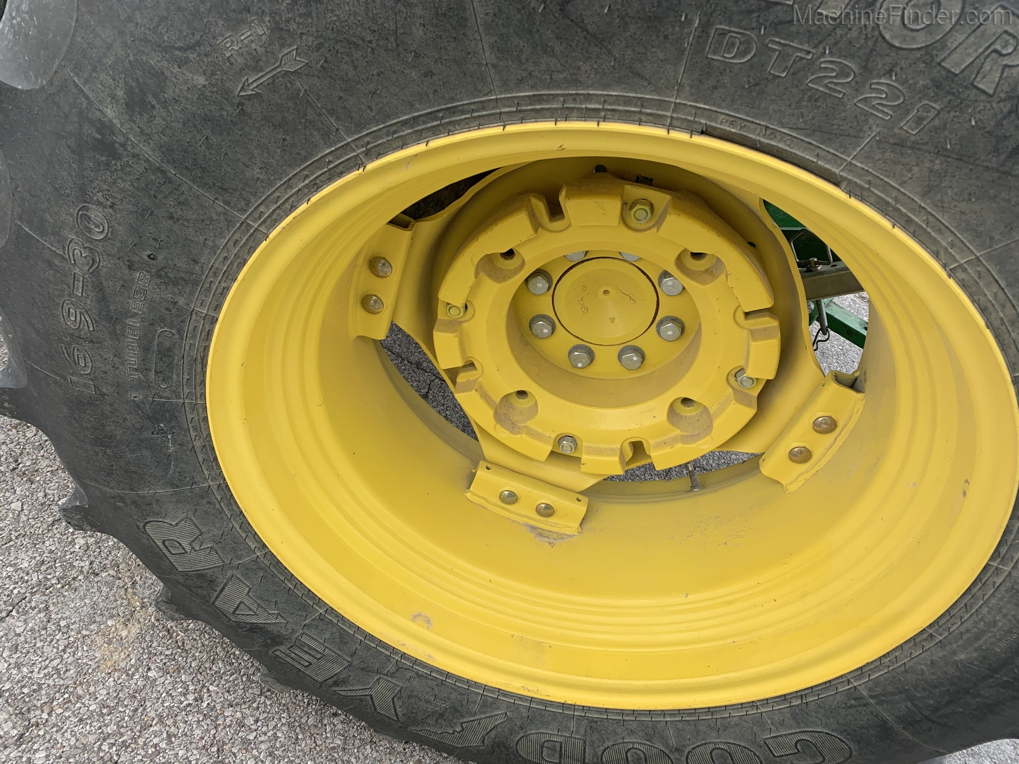 2014 John Deere 5085E Image 8