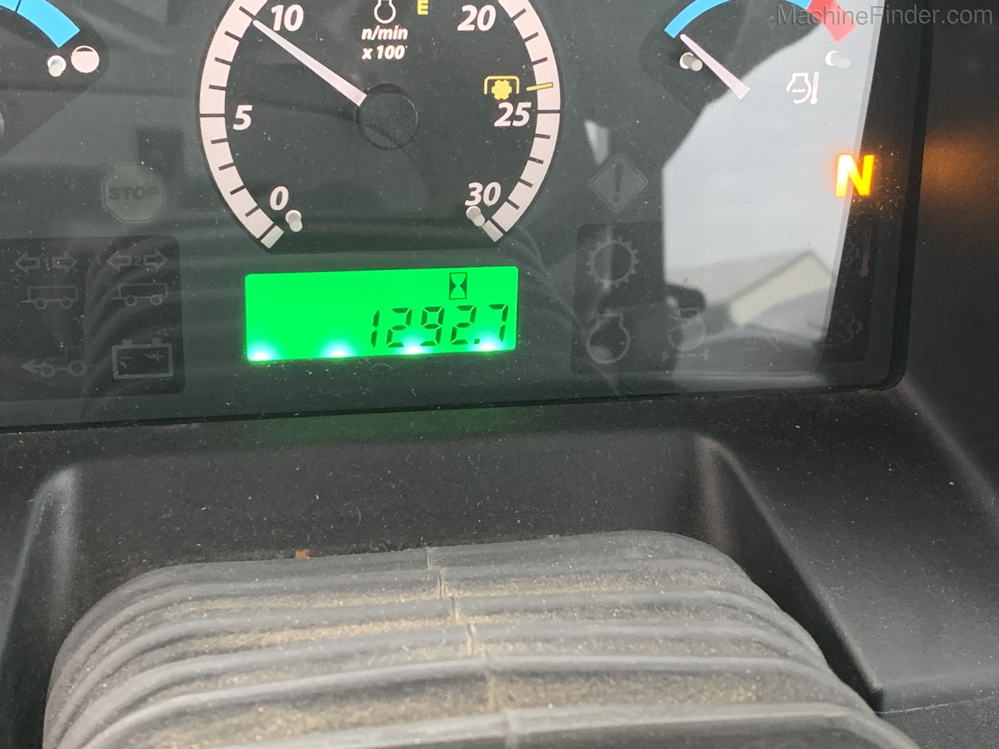 2014 John Deere 5085E Image 9