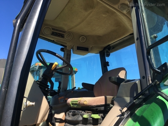 2013 John Deere 6130D Image 4