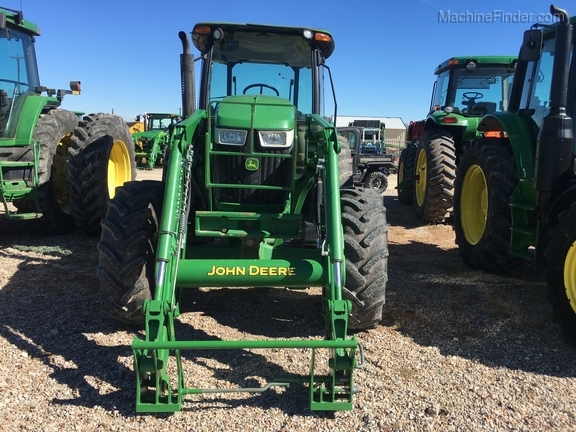 2013 John Deere 6130D Image 3
