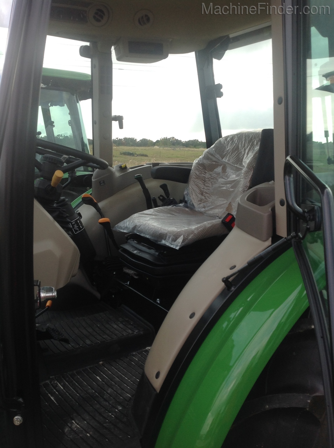 2020 John Deere 5055E Image 5