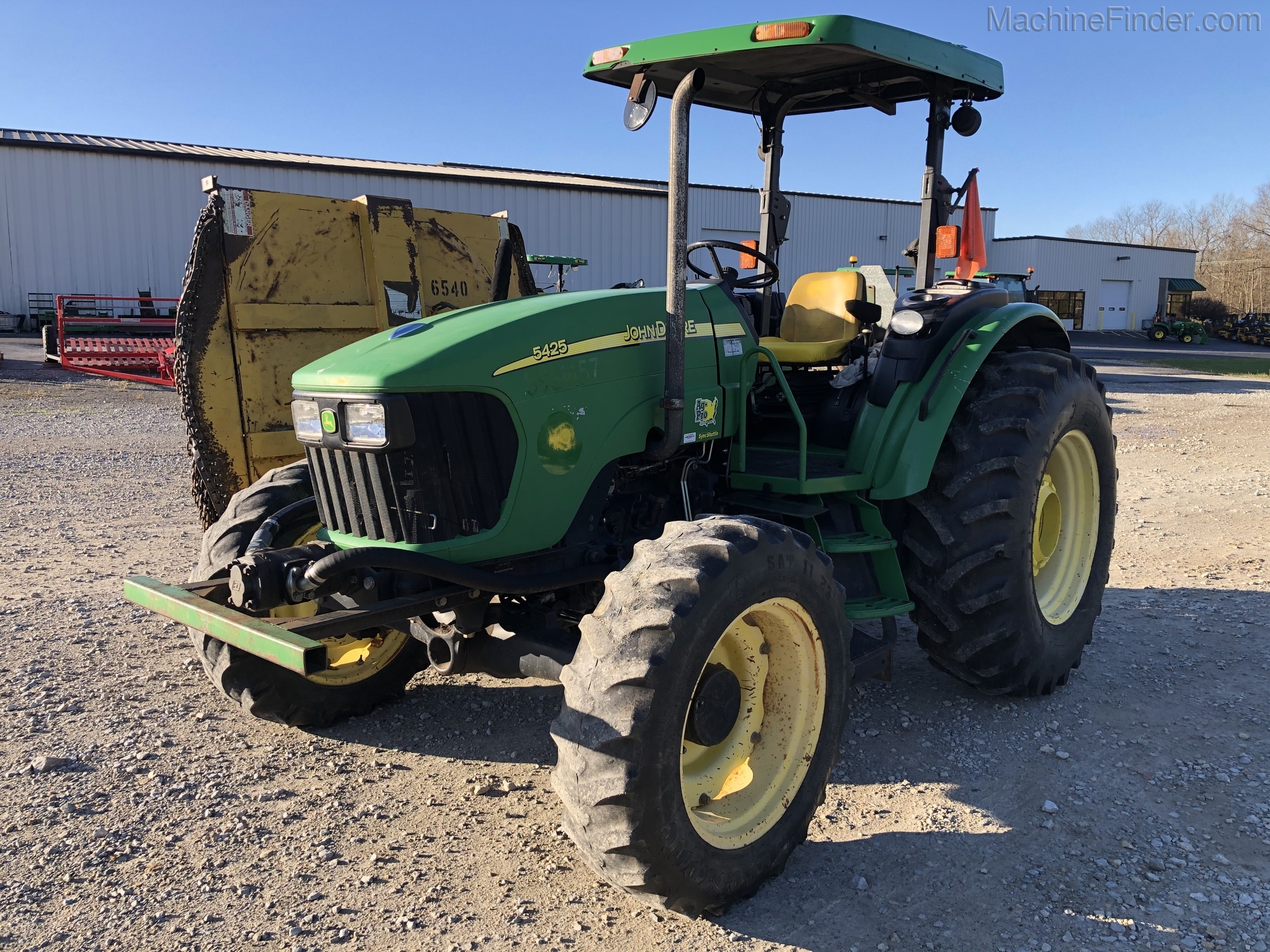 2005 John Deere 5425 Image 2
