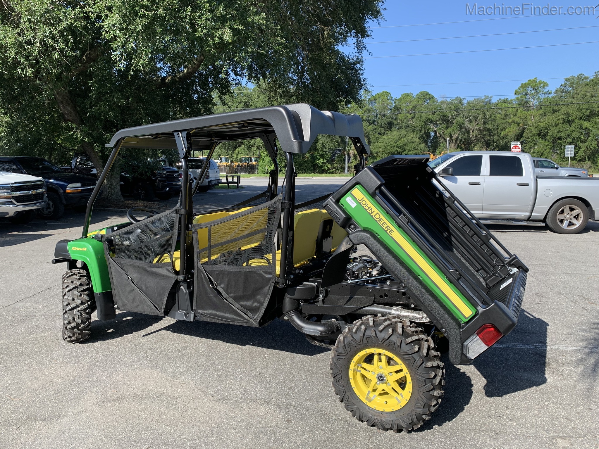 2021 John Deere 825M Image 2