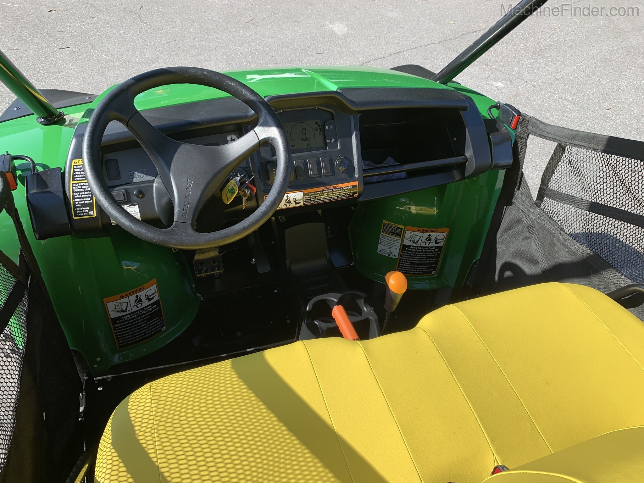 2021 John Deere 825M Image 8