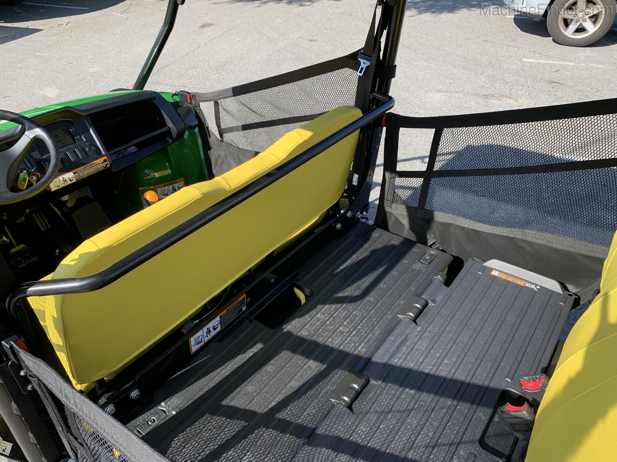 2021 John Deere 825M Image 7