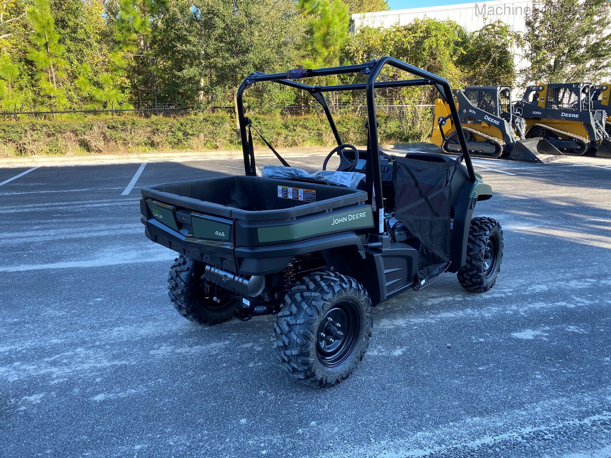 2021 John Deere 590E Image 4