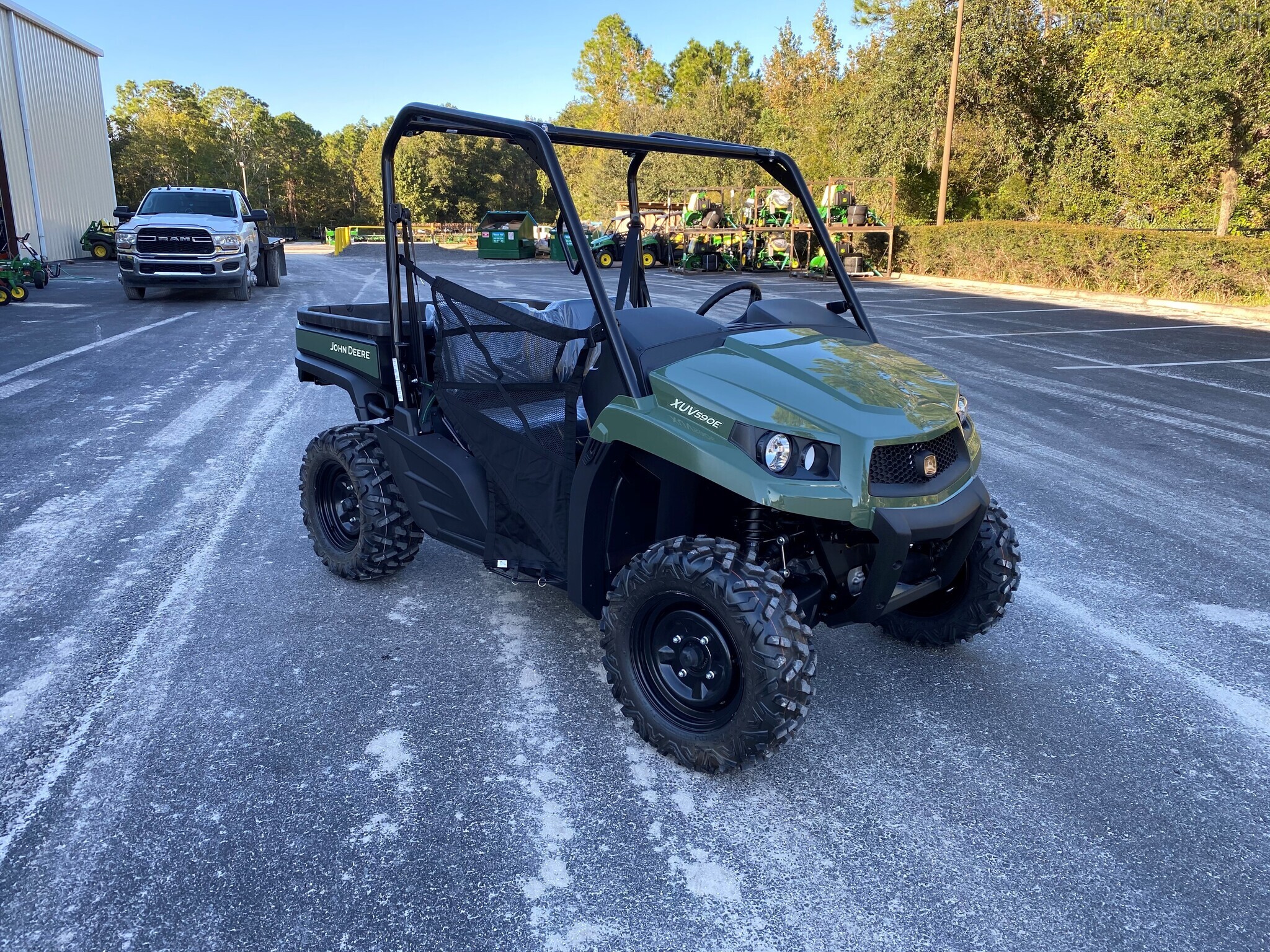 2021 John Deere 590E Image 3