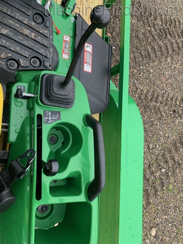 2020 John Deere 1023E Image 6