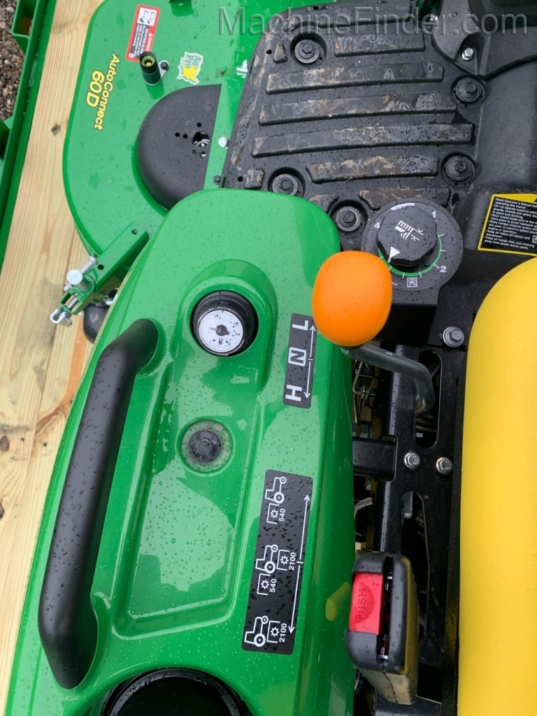 2020 John Deere 1023E Image 7