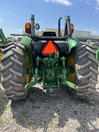 2015 John Deere 5065E Image 6