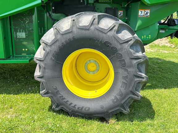 2022 John-Deere S770