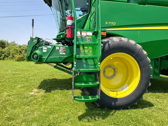 2022 John-Deere S770