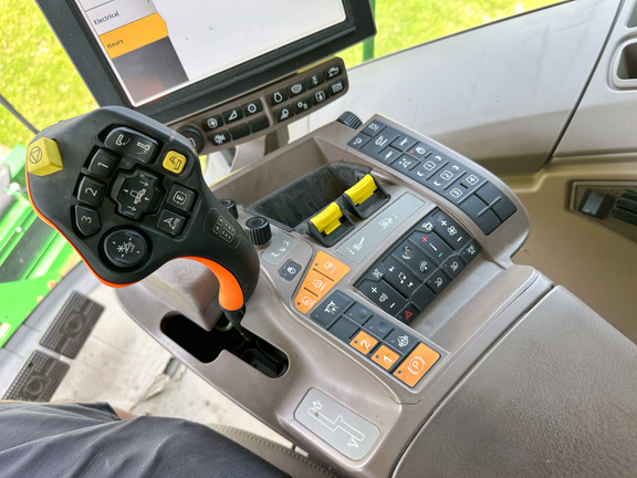 2022 John-Deere S770