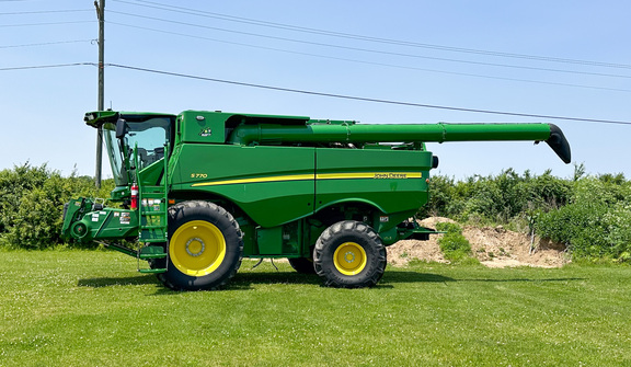 2022 John-Deere S770