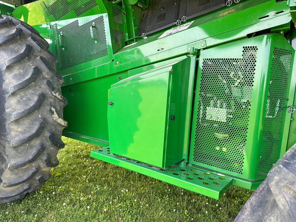 2022 John-Deere S770