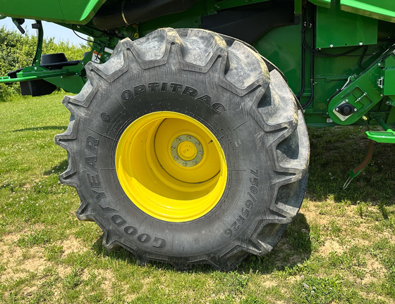 2022 John-Deere S770