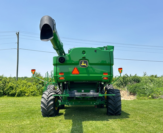 2022 John-Deere S770