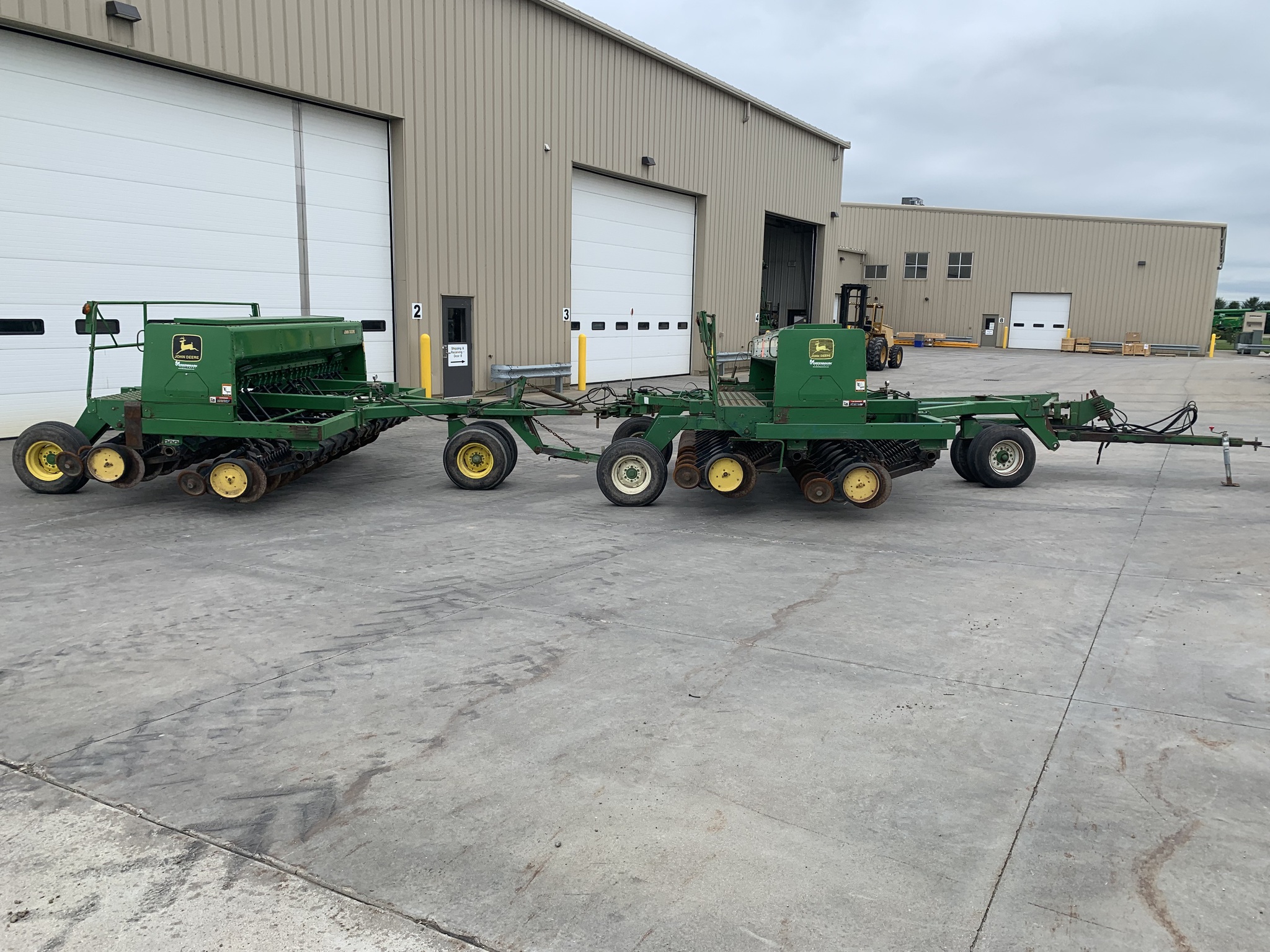 1990 John Deere 750 Image 2