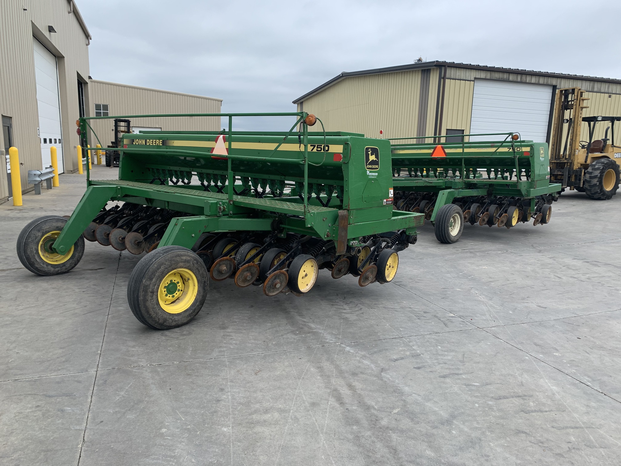 1990 John Deere 750 Image 3