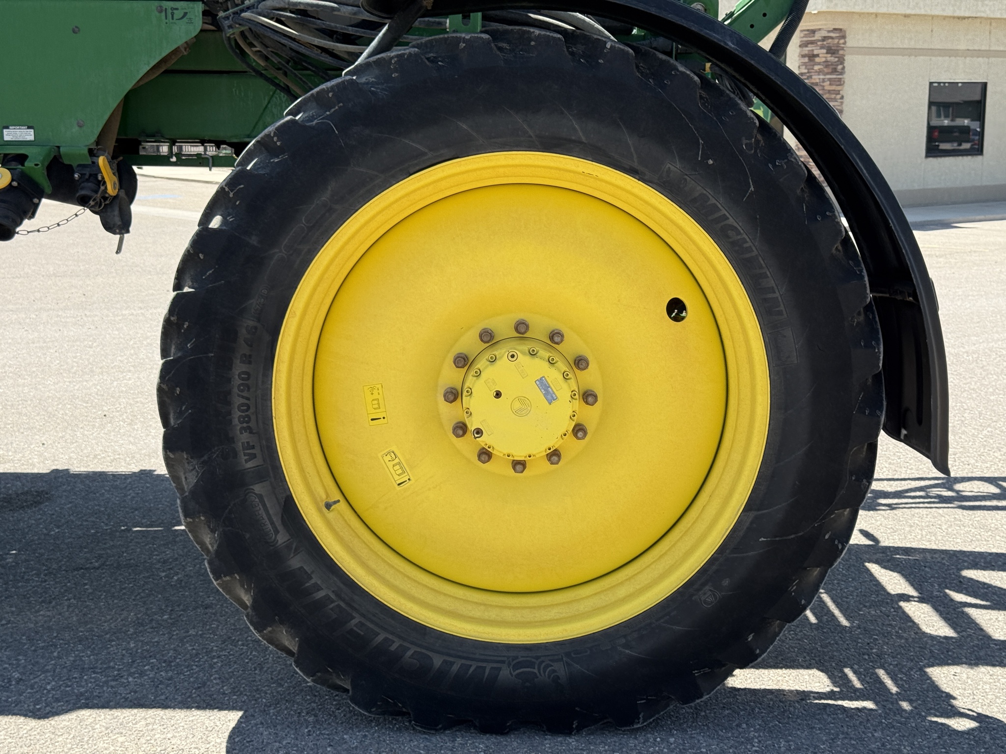 2020 John Deere R4044 Image 27