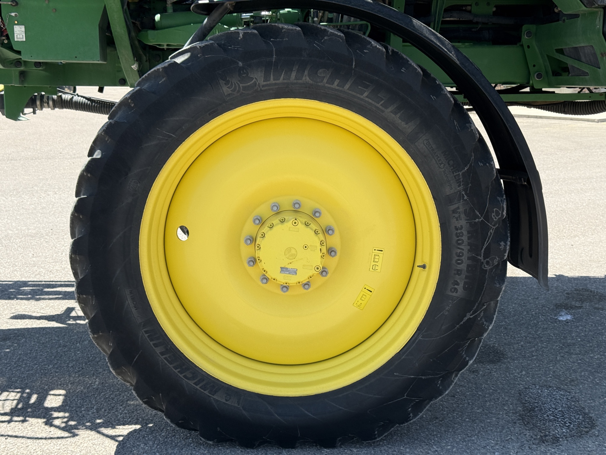 2020 John Deere R4044 Image 24