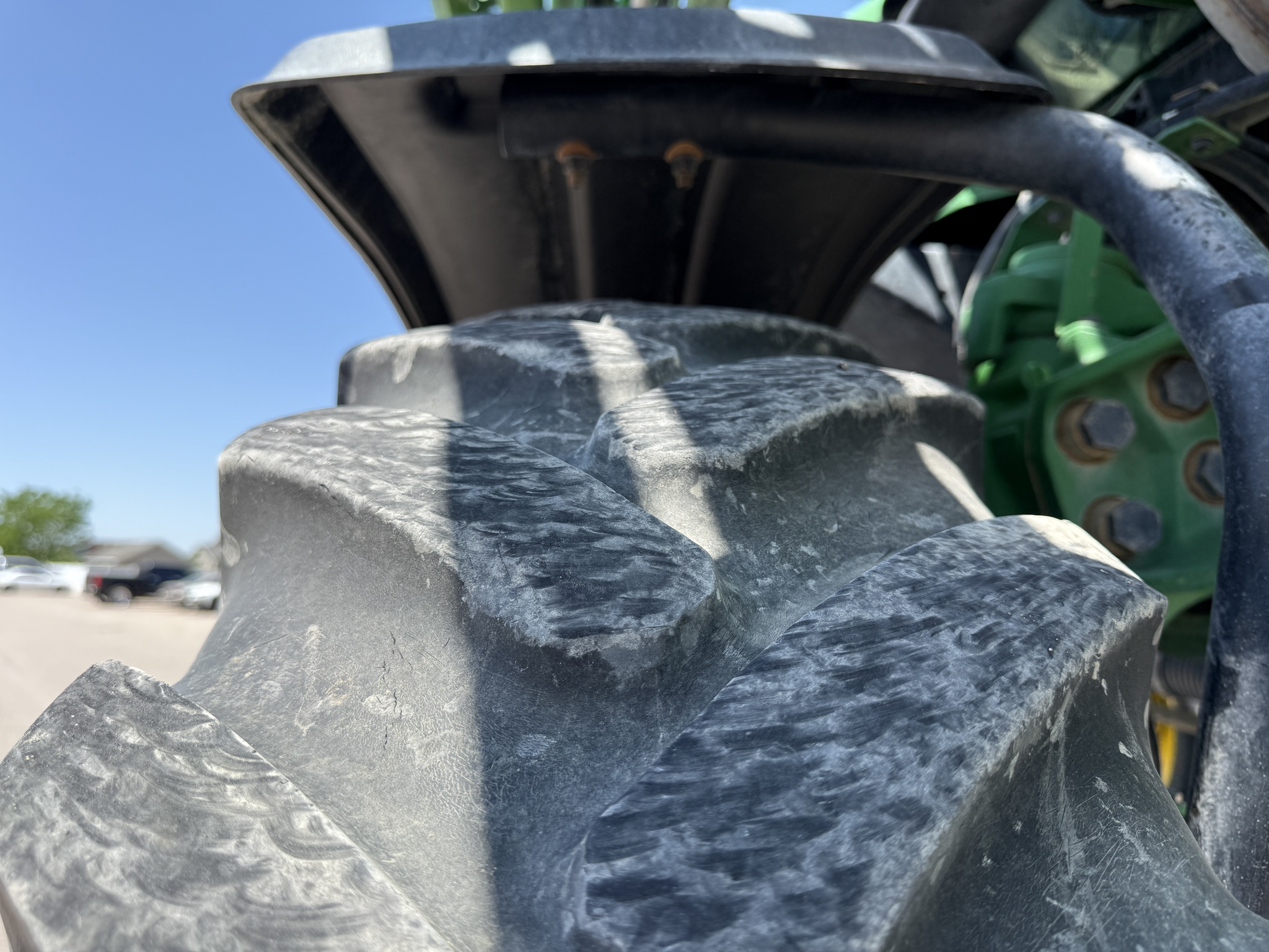 2020 John Deere R4044 Image 32