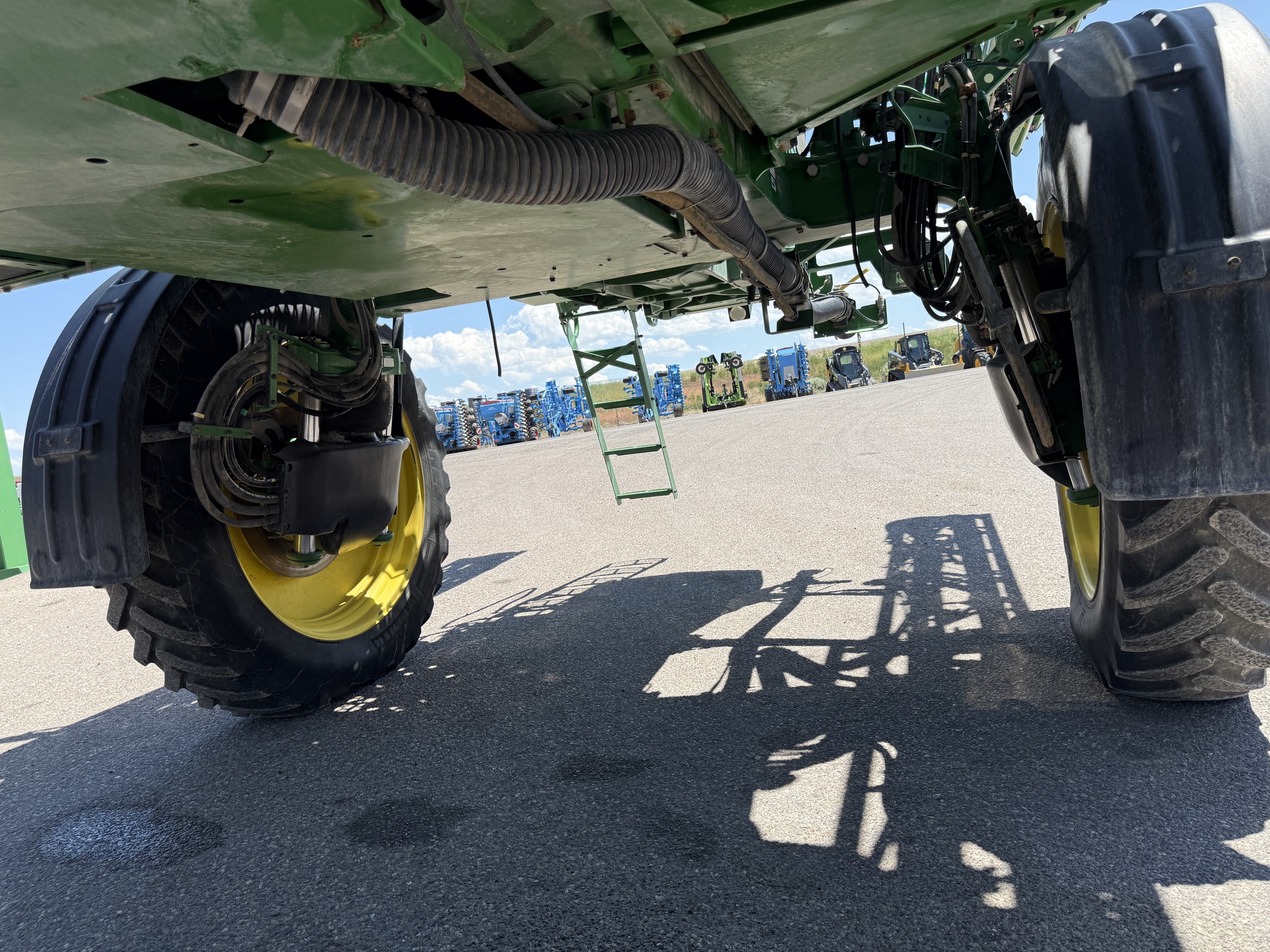 2020 John Deere R4044 Image 40