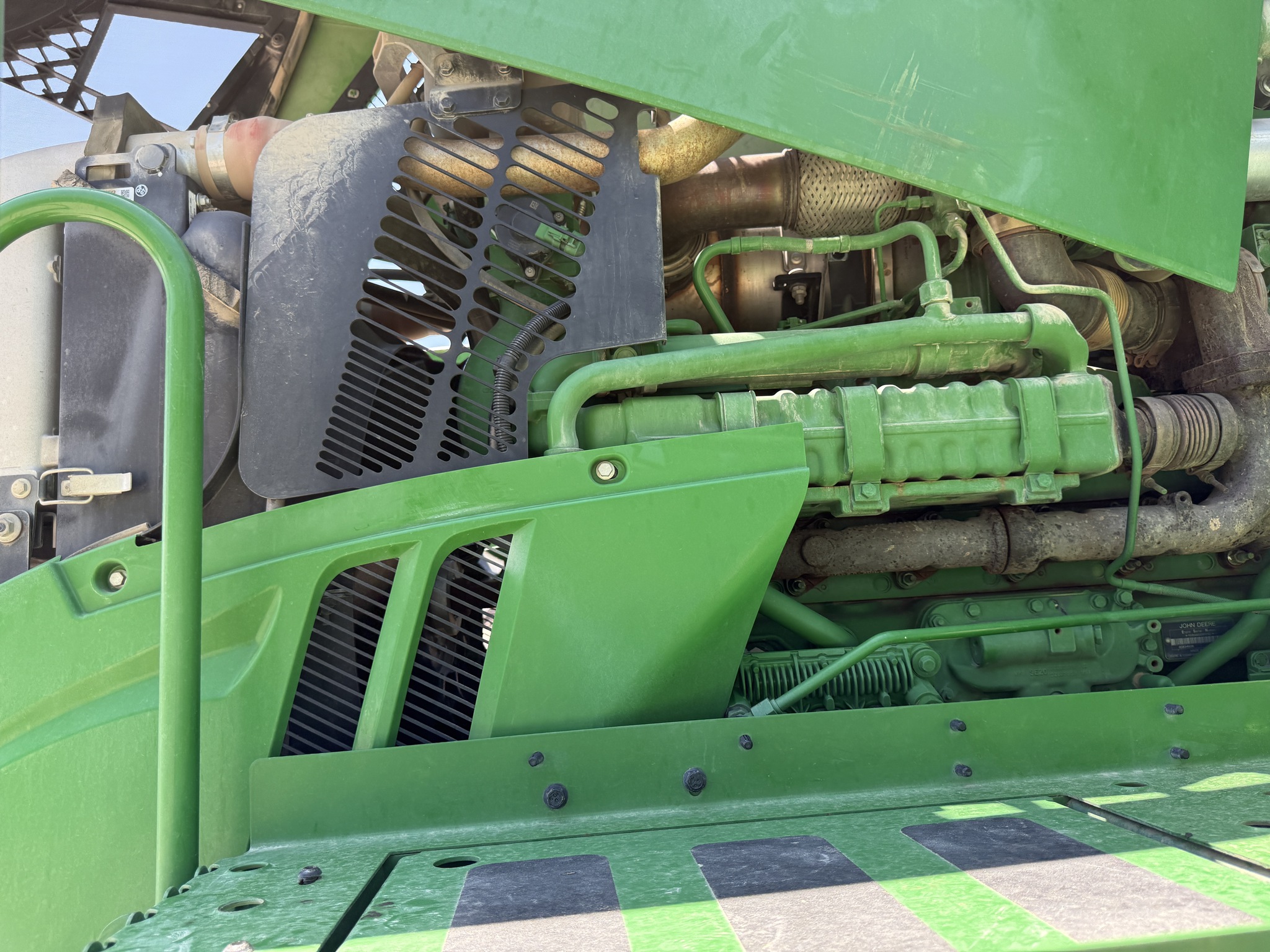 2020 John Deere R4044 Image 20