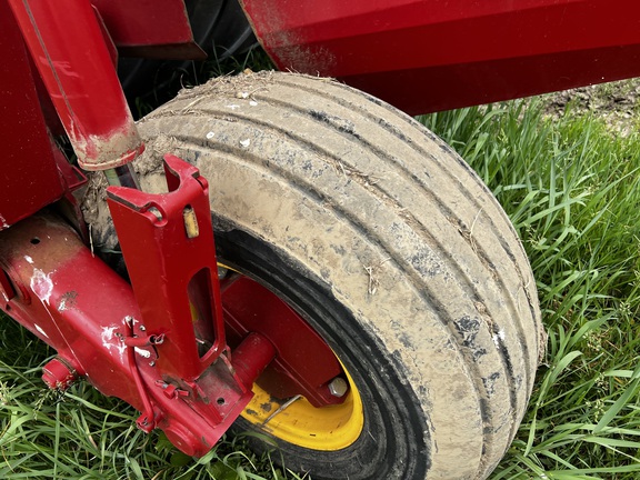 2015 New Holland 316 - Photo9