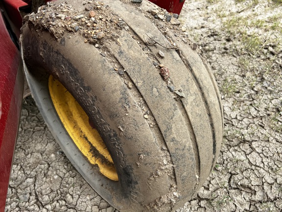 2015 New Holland 316 - Photo11