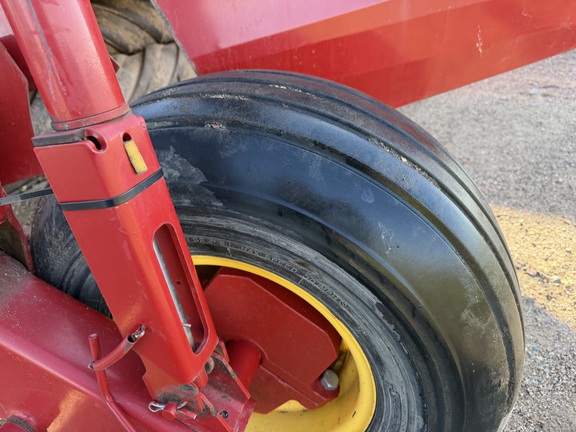 2015 New Holland 316 - Photo9