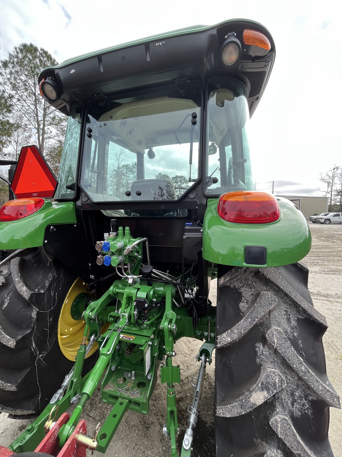 2025 John Deere 5100E Image 7