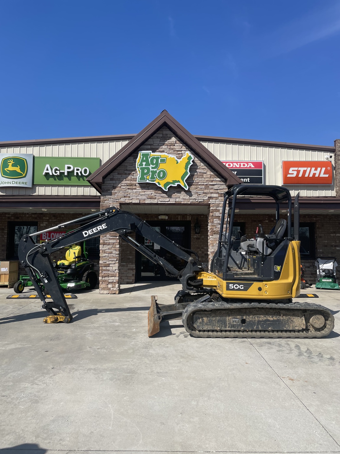 2023 John Deere 50G Image 1