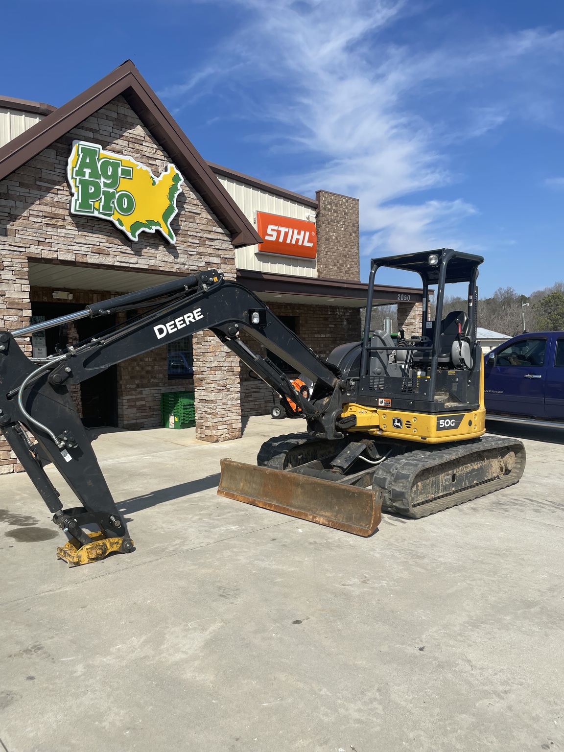 2023 John Deere 50G Image 2