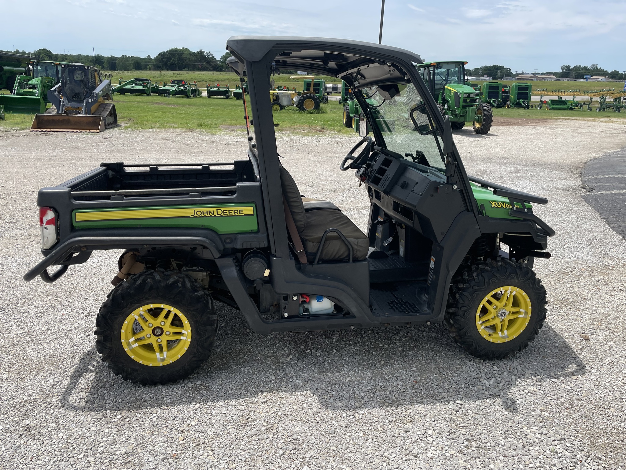  2019 John Deere XUV 835M at Heritage Tractor in Joplin, MO