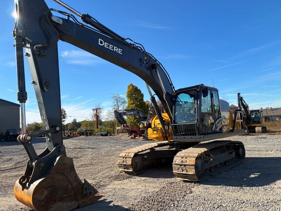 Photo of a 2024 John Deere 210 P