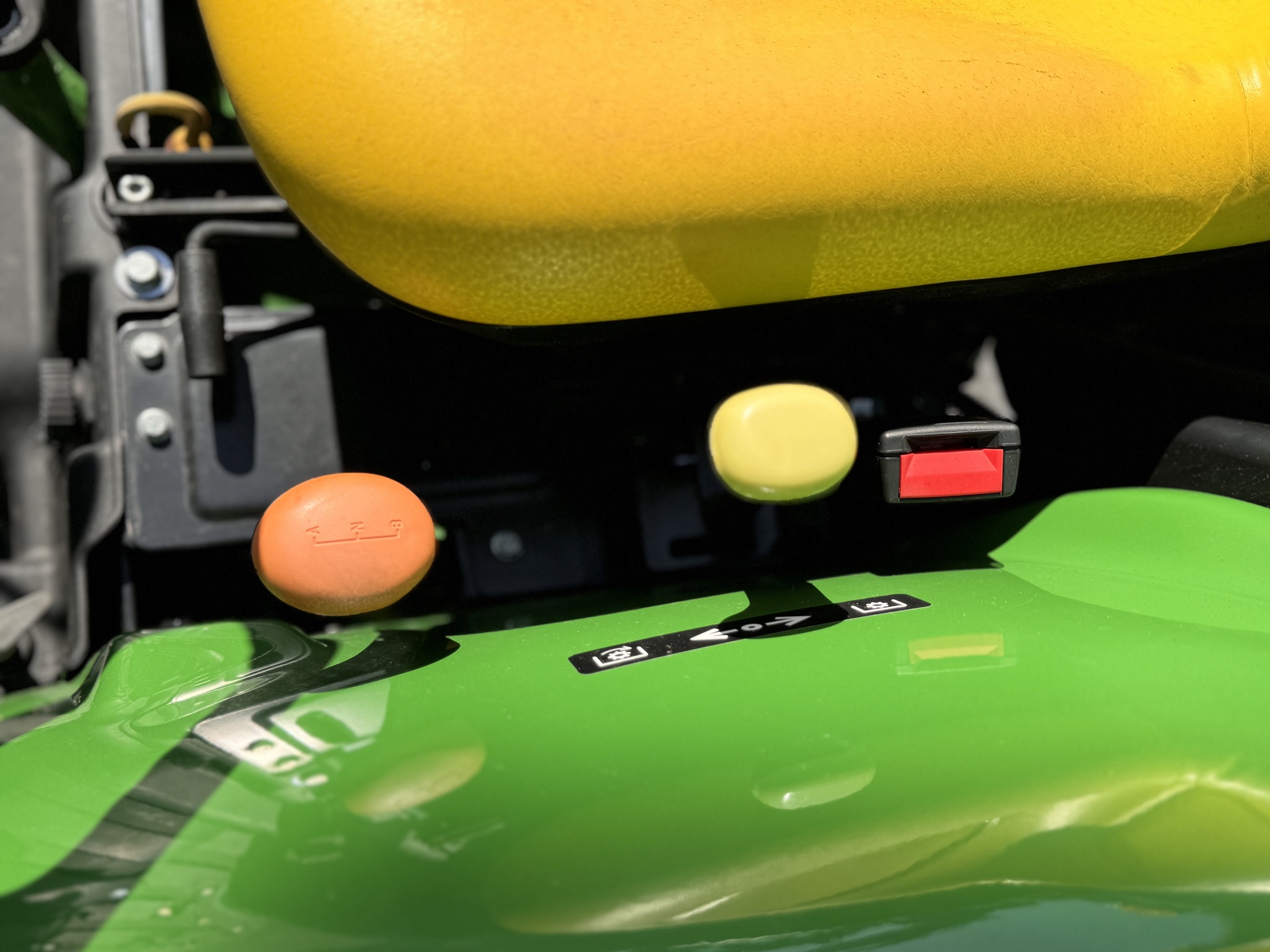 2023 John Deere 3035D Image 7